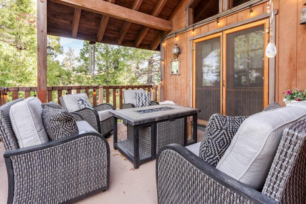 Lakeview 3-Story Winter Home Crestline Buitenkant foto