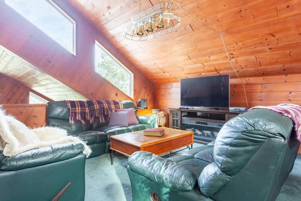 Lakeview 3-Story Winter Home Crestline Buitenkant foto
